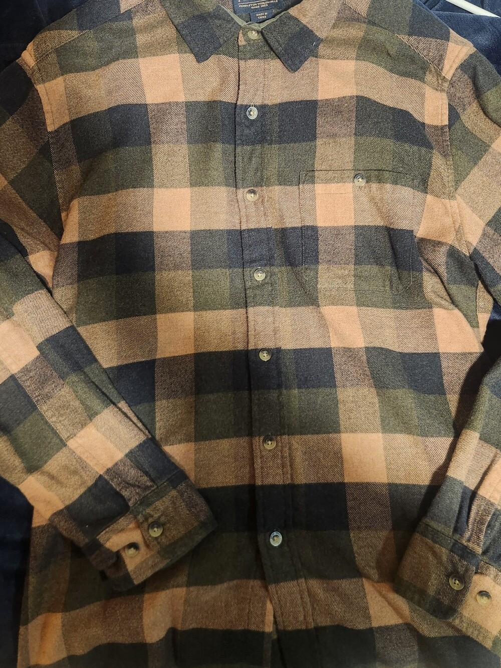 GUC Pendleton Mens Large Plaid Button Up Green And  Black